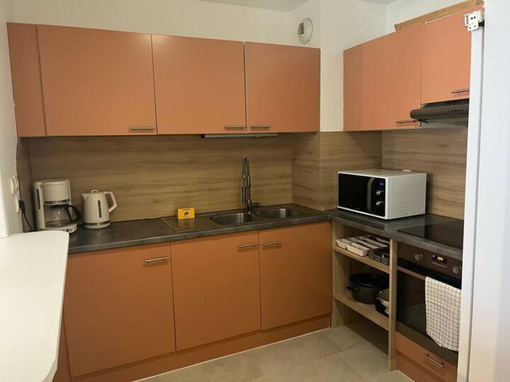 Toscane Disneyland Apartment Bmyguest เซร์ริส ภายนอก รูปภาพ